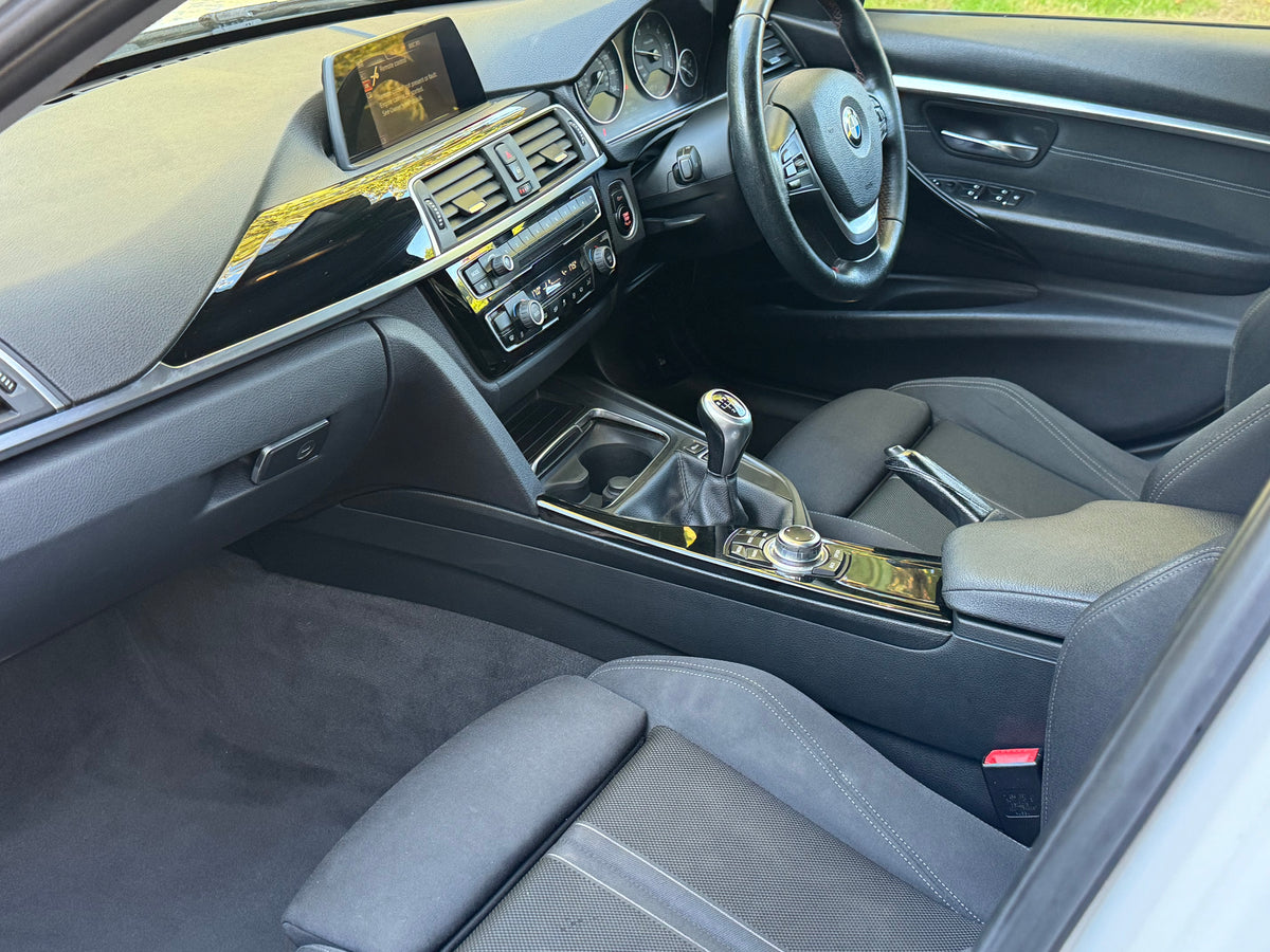 BMW 3 Series, Sport, 320d, Saloon - NG16DDO