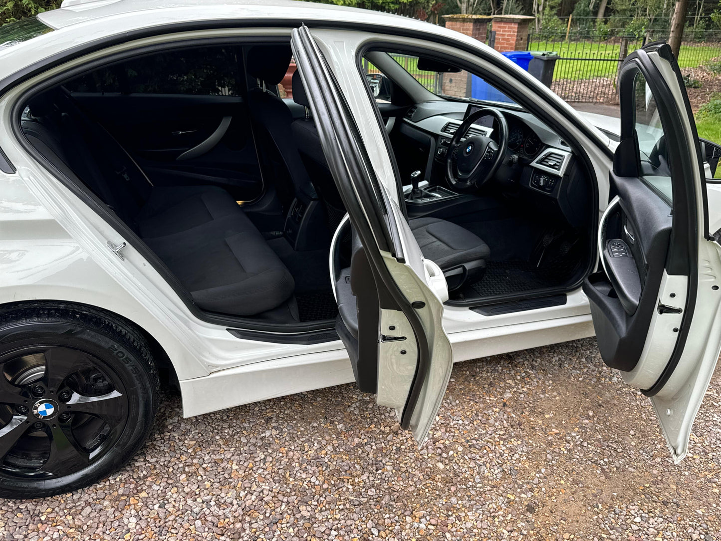 BMW 3 Series, 320d, Saloon - YE12AYH