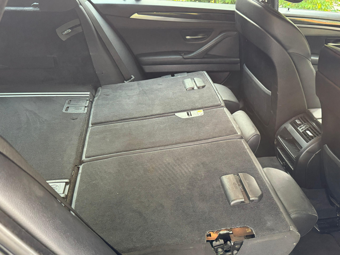 BMW 5 Series M Sport, Estate - AV11AVJ