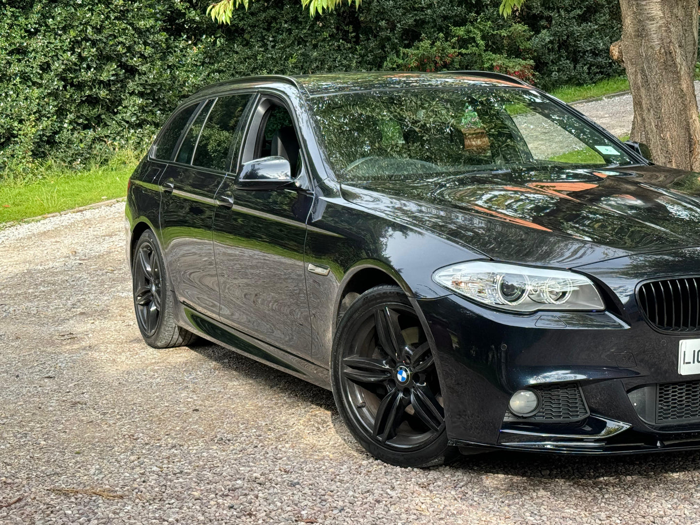 BMW 5 Series M Sport, Estate - AV11AVJ