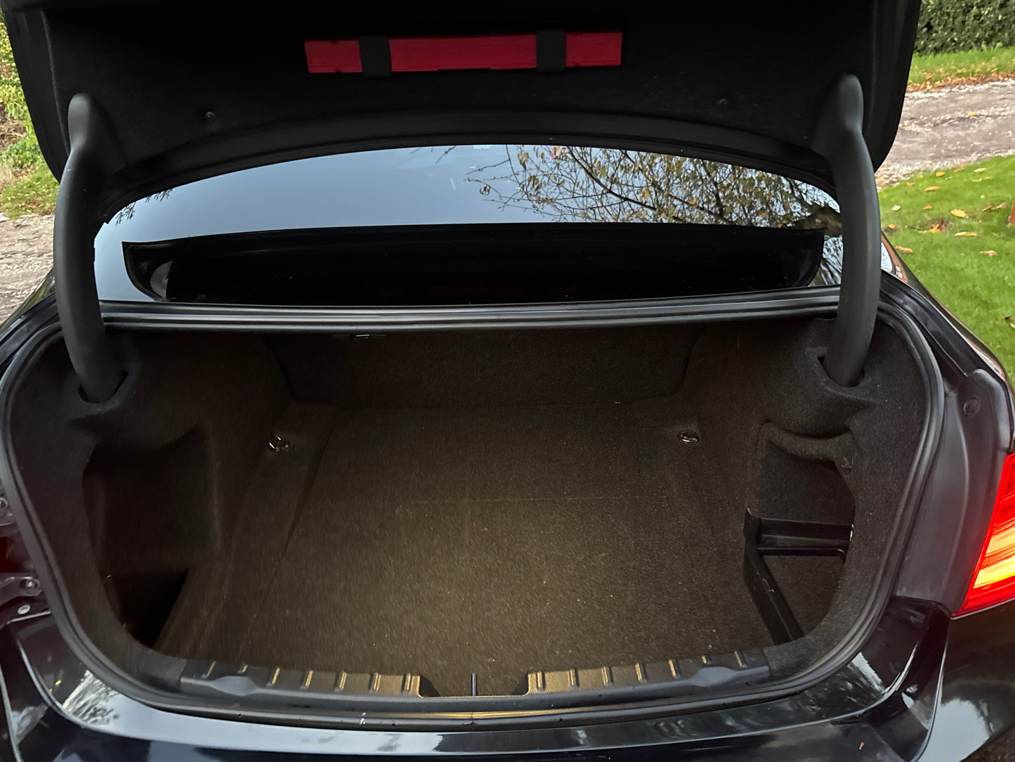 BMW 3 Series, 320d, Saloon - YE13DFF