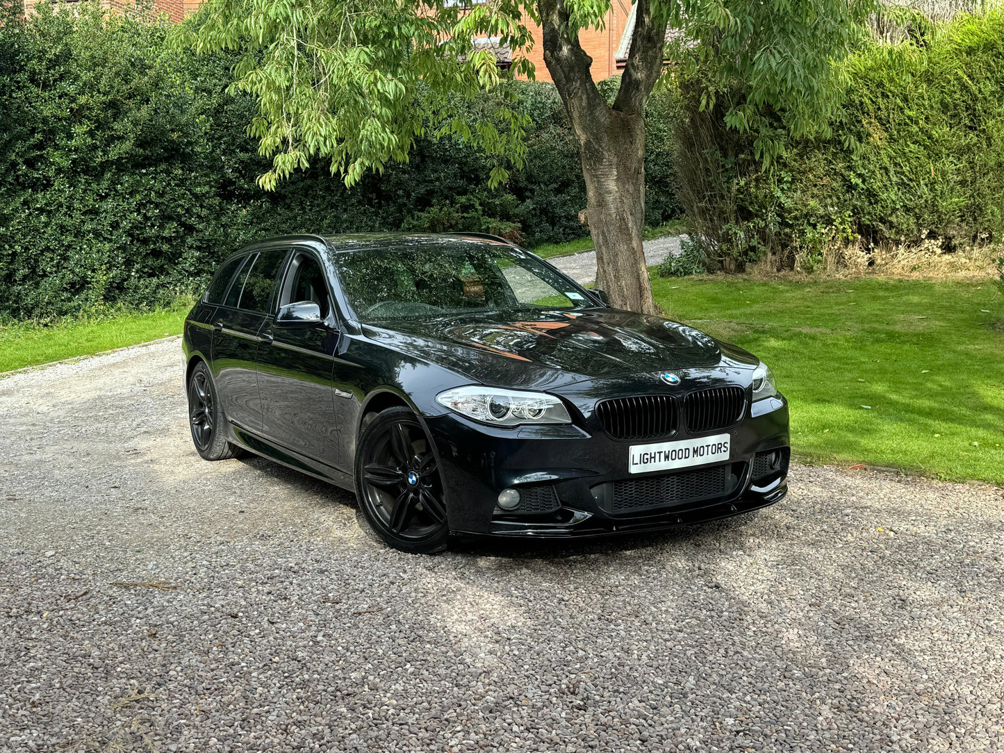 BMW 5 Series M Sport, Estate - AV11AVJ