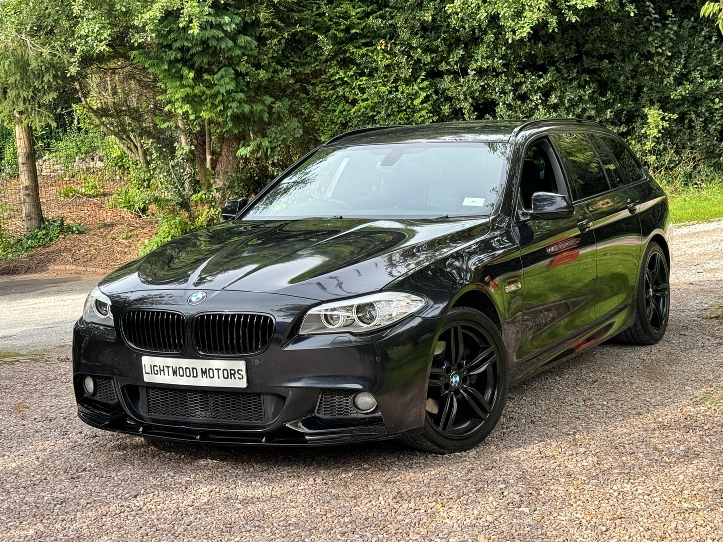 BMW 5 Series M Sport, Estate - AV11AVJ