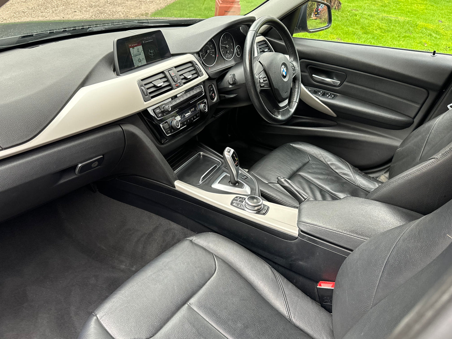 BMW 3 Series, SE, 318d, Estate - YK68NOJ