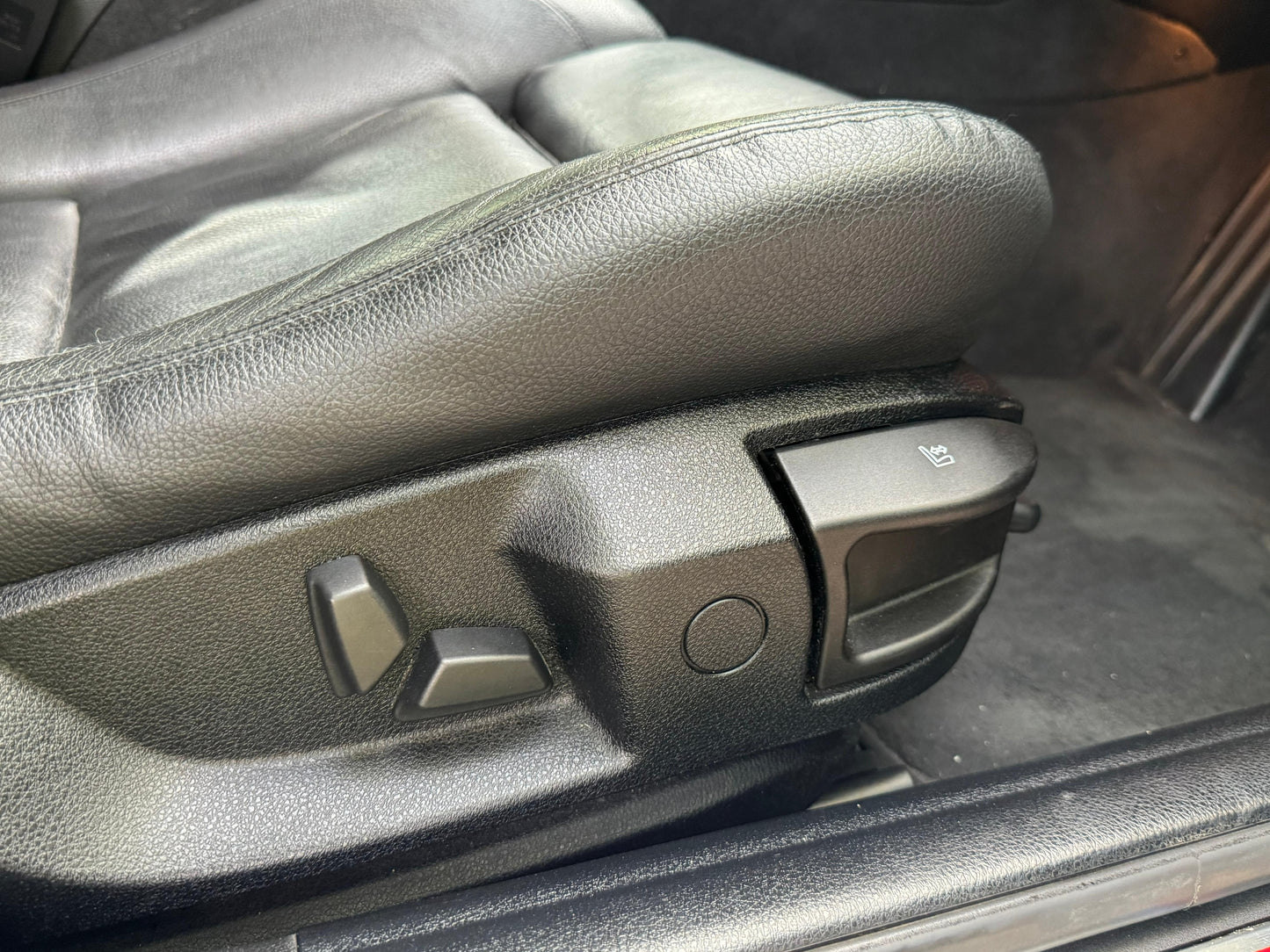 BMW 5 Series M Sport, Estate - AV11AVJ