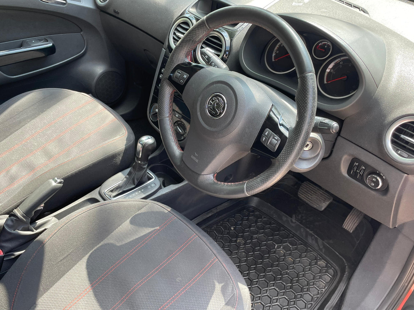 Vauxhall Corsa, SXi, Hatchback - LV11YGW