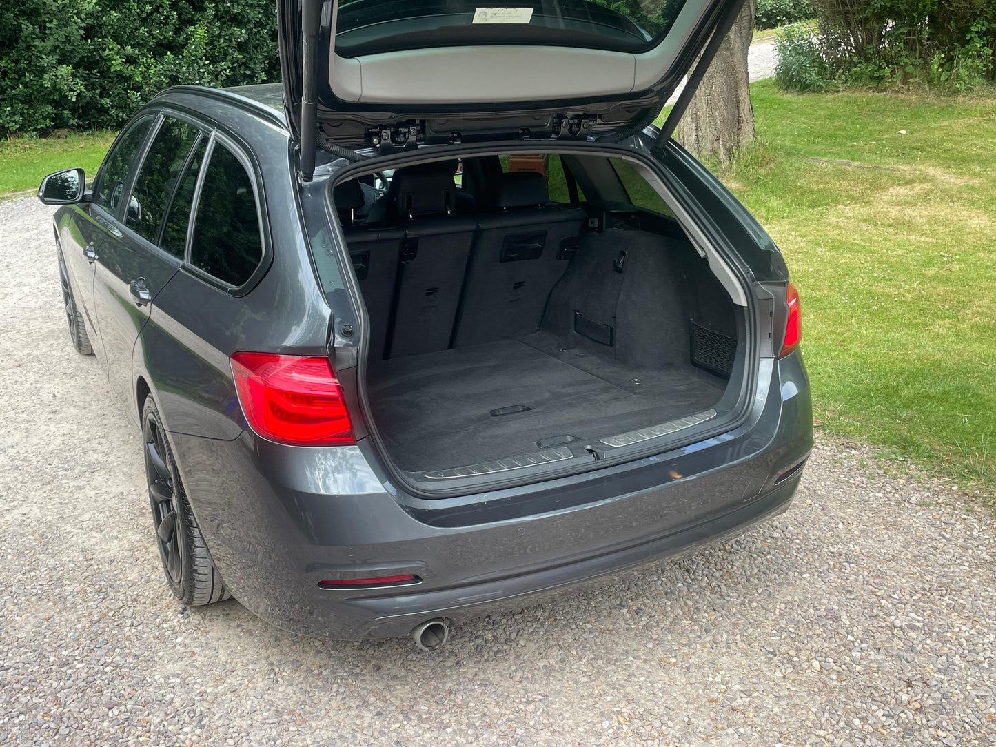 BMW 3 Series, SE, 318d, Estate - YG66SHJ