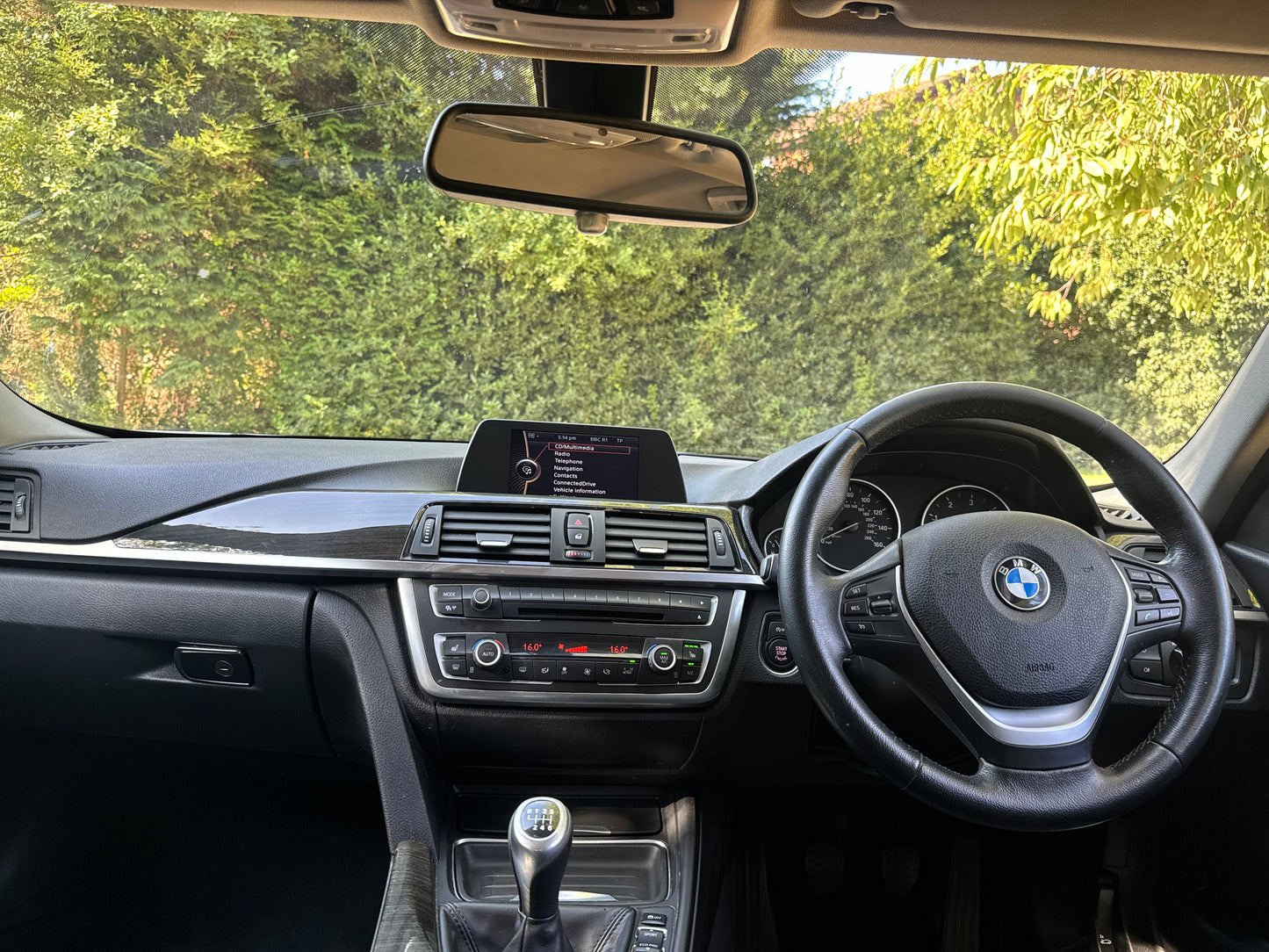 BMW 3 Series, Luxury, 320d, Saloon - YH13YNG