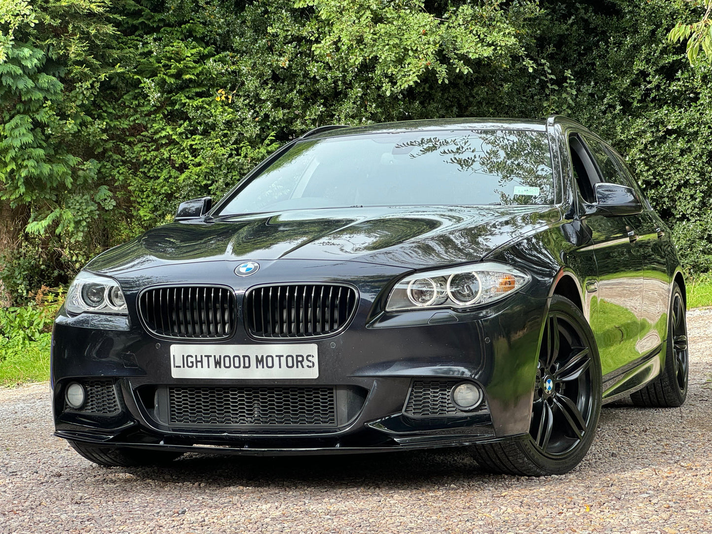 BMW 5 Series M Sport, Estate - AV11AVJ