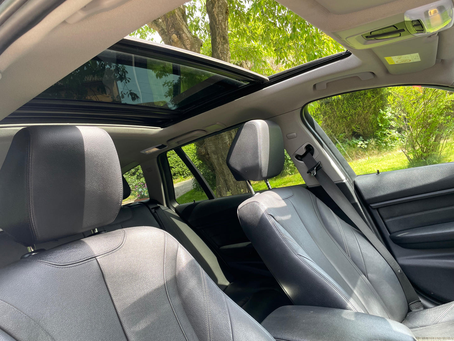 BMW 3 Series, Luxury, xDrive, 320d, Estate - YJ63EZM
