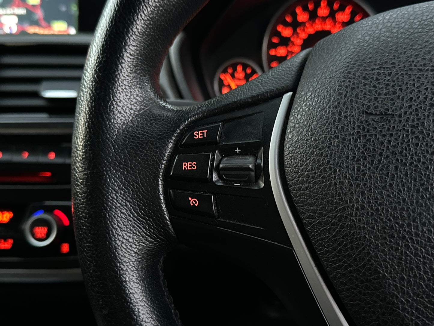 BMW 3 Series, 320d, Saloon - YE13DFF