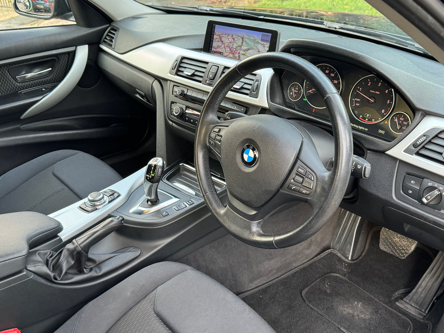 BMW 3 Series, 318d, Saloon - YC12LBF