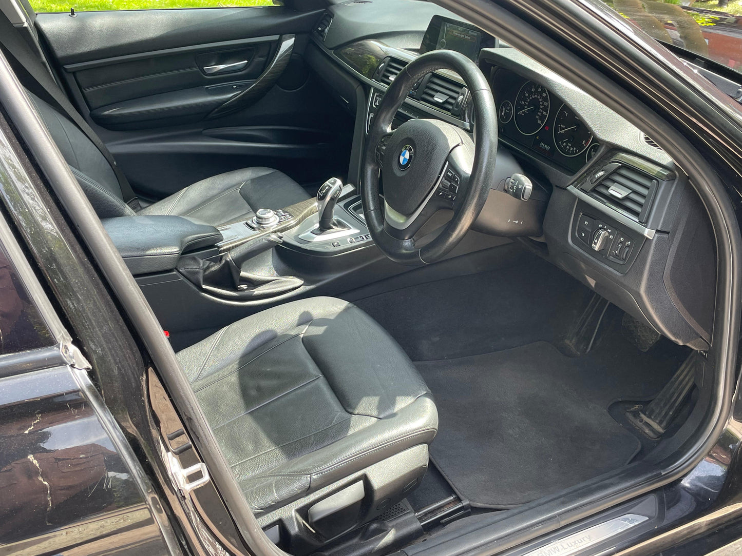 BMW 3 Series, Luxury, xDrive, 320d, Estate - YJ63EZM