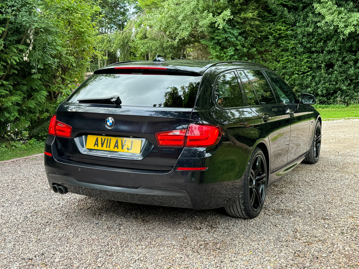 BMW 5 Series M Sport, Estate - AV11AVJ