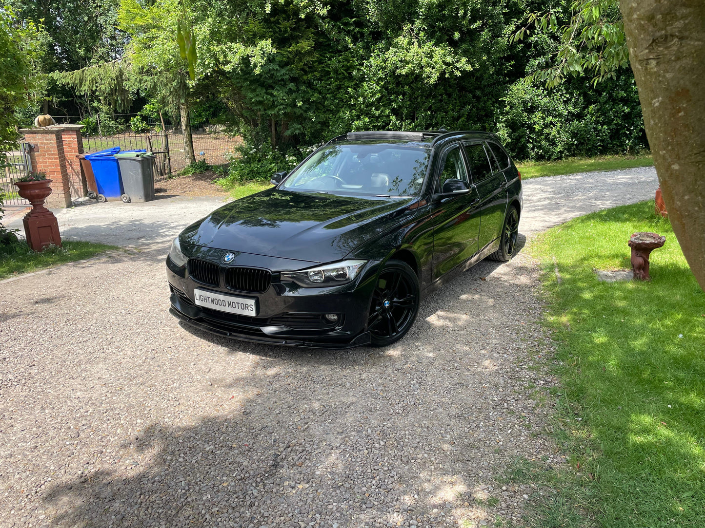 BMW 3 Series, Luxury, xDrive, 320d, Estate - YJ63EZM