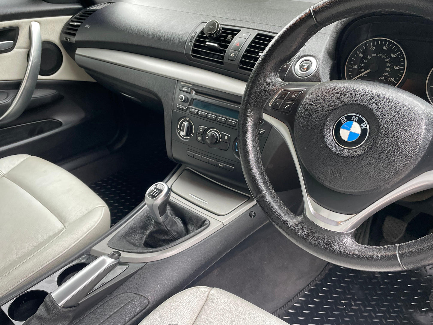 BMW 1 Series, Exclusive Edition, 118d, Coupe - MT12XAZ