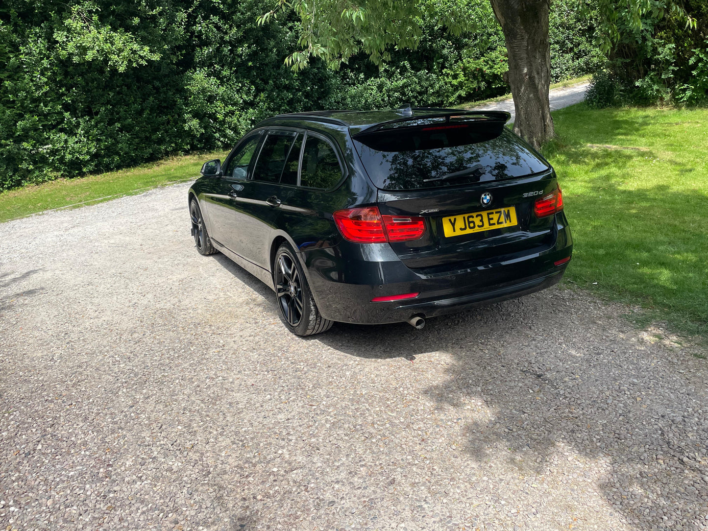 BMW 3 Series, Luxury, xDrive, 320d, Estate - YJ63EZM