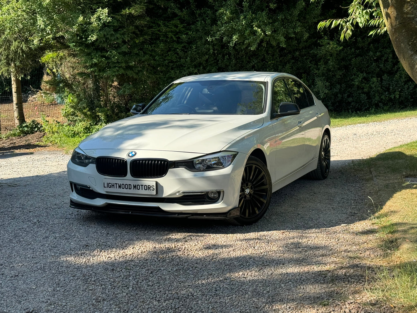 BMW 3 Series, Luxury, 320d, Saloon - YH13YNG