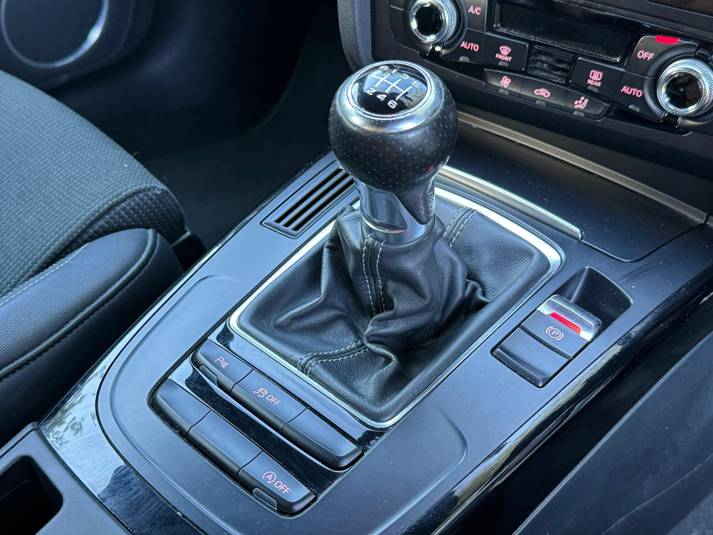 Audi A4, Black Edition, Saloon - AK14SPV