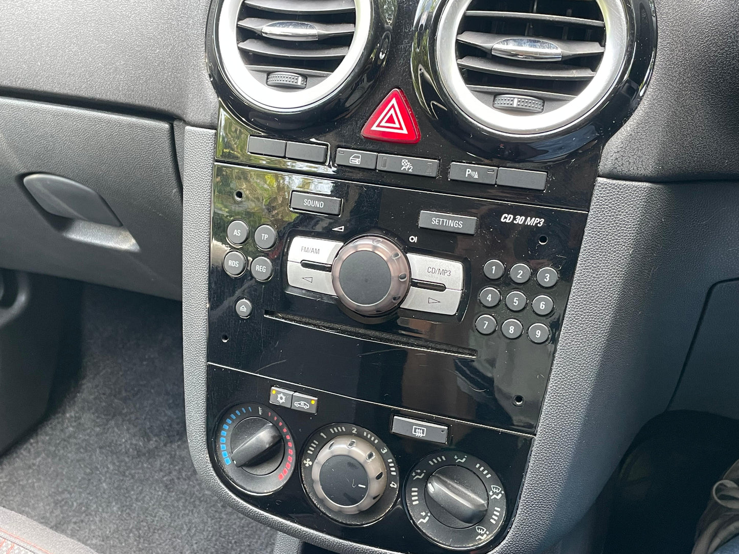 Vauxhall Corsa, SXi, Hatchback - LV11YGW