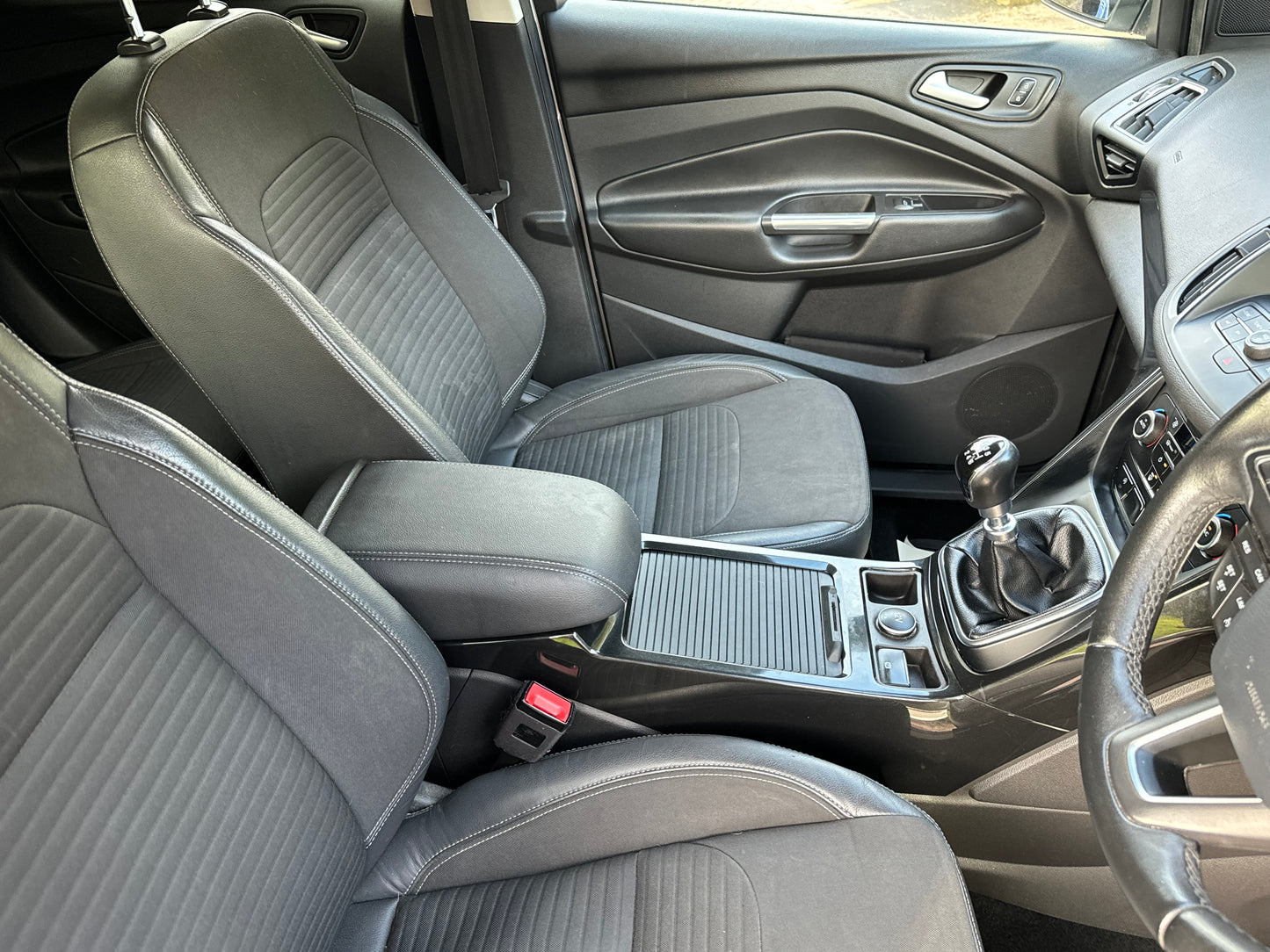 Ford Kuga, Titanium, SUV - SY18LZE