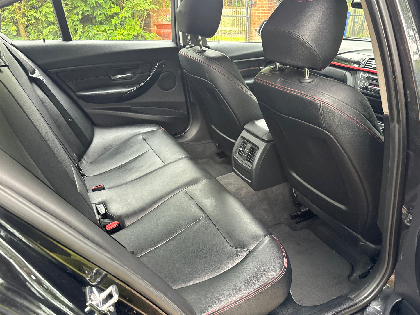 BMW 3 Series, Sport, 320d, Saloon - LD12UUA