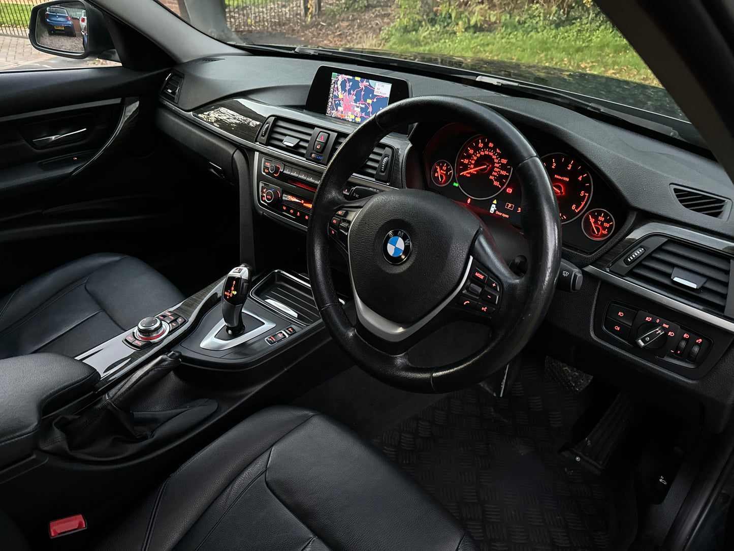 BMW 3 Series, 320d, Saloon - YE13DFF