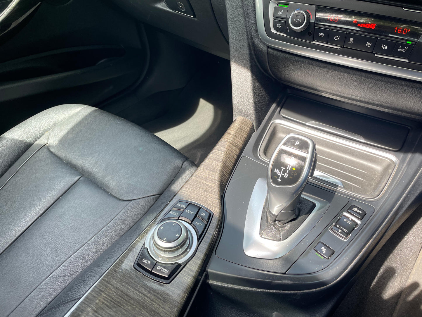 BMW 3 Series, Luxury, xDrive, 320d, Estate - YJ63EZM