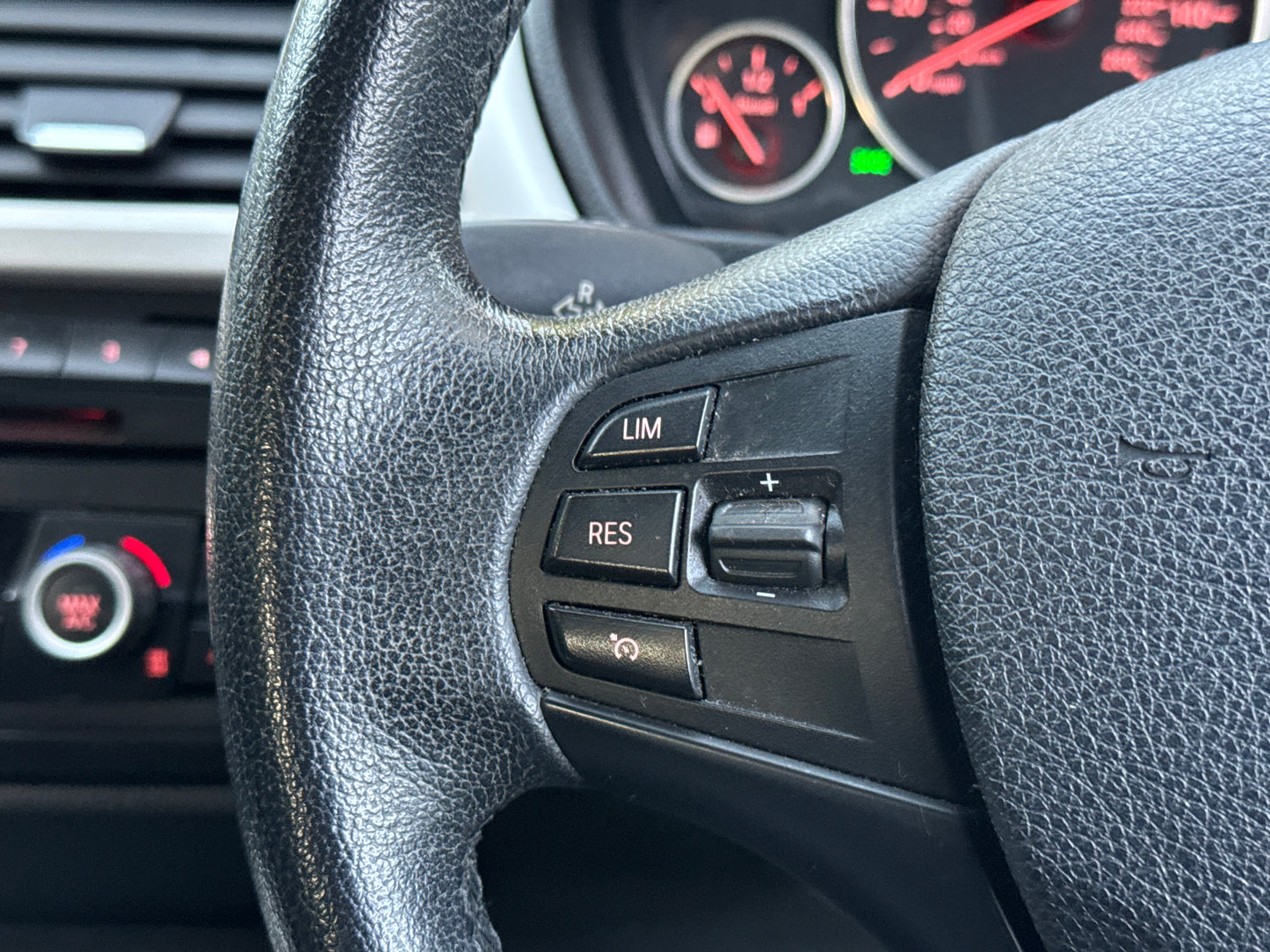 BMW 3 Series, 320d, Saloon - VU15YHG