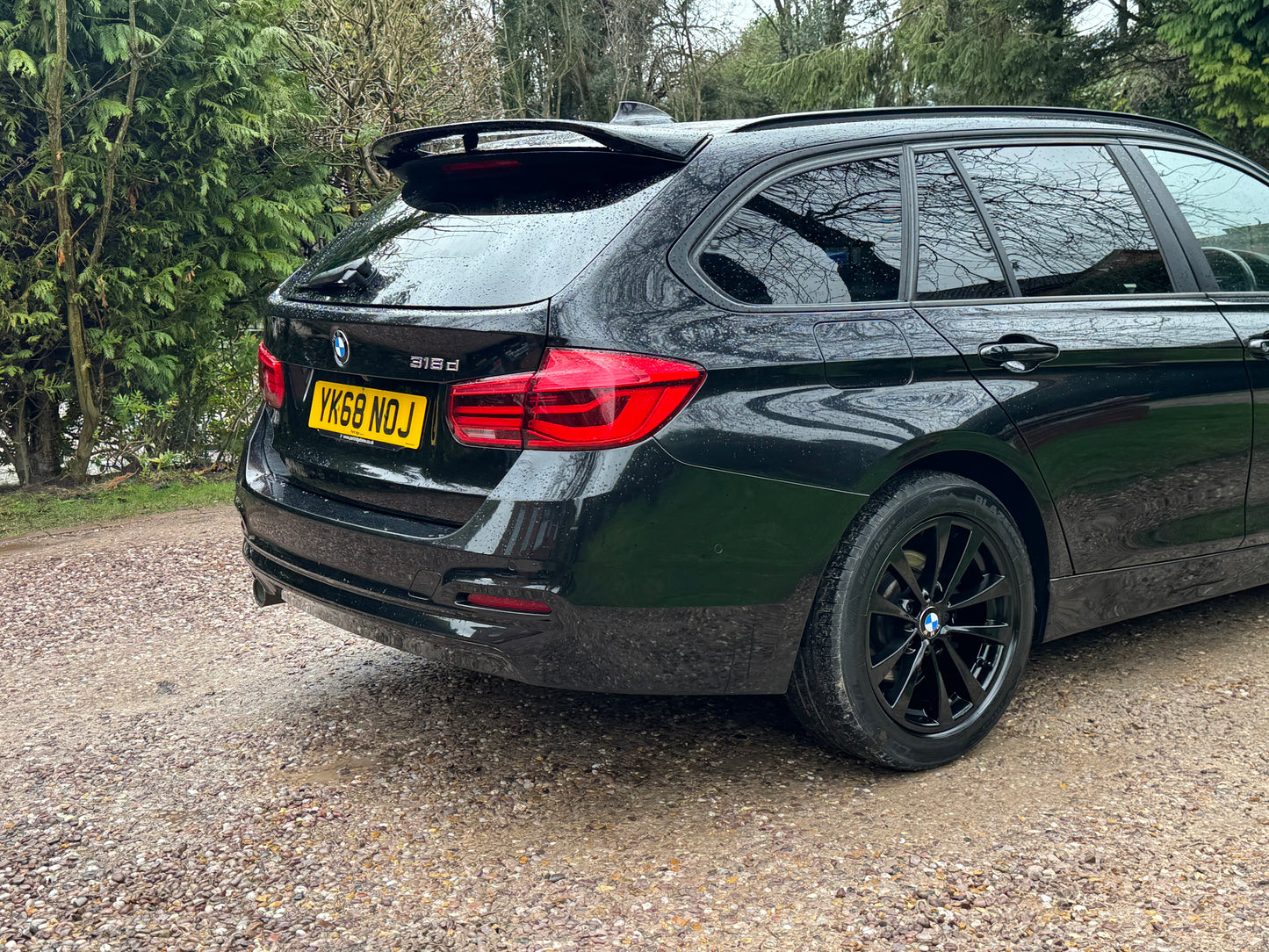 BMW 3 Series, SE, 318d, Estate - YK68NOJ