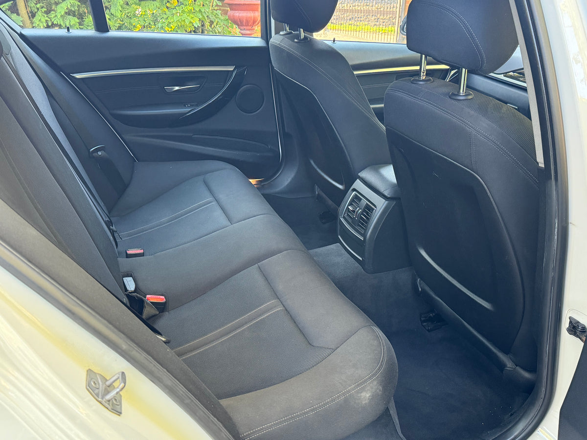 BMW 3 Series, Sport, 320d, Saloon - NG16DDO