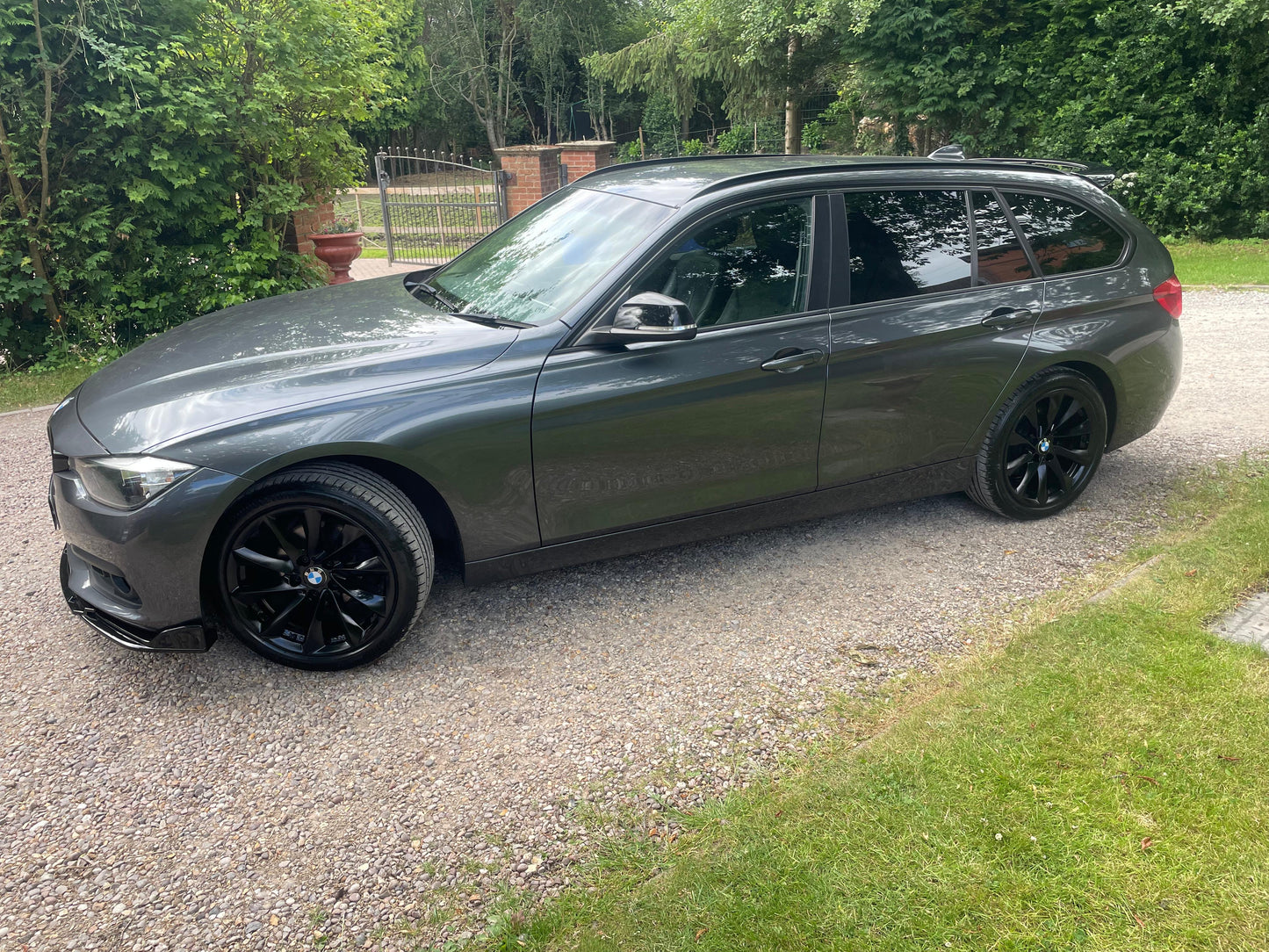 BMW 3 Series, SE, 318d, Estate - YG66SHJ