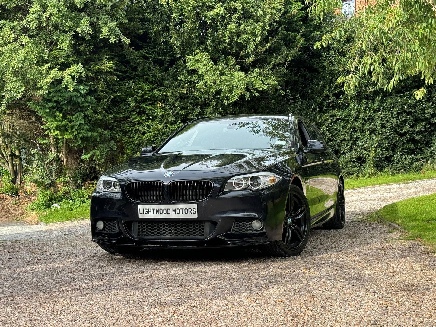 BMW 5 Series M Sport, Estate - AV11AVJ