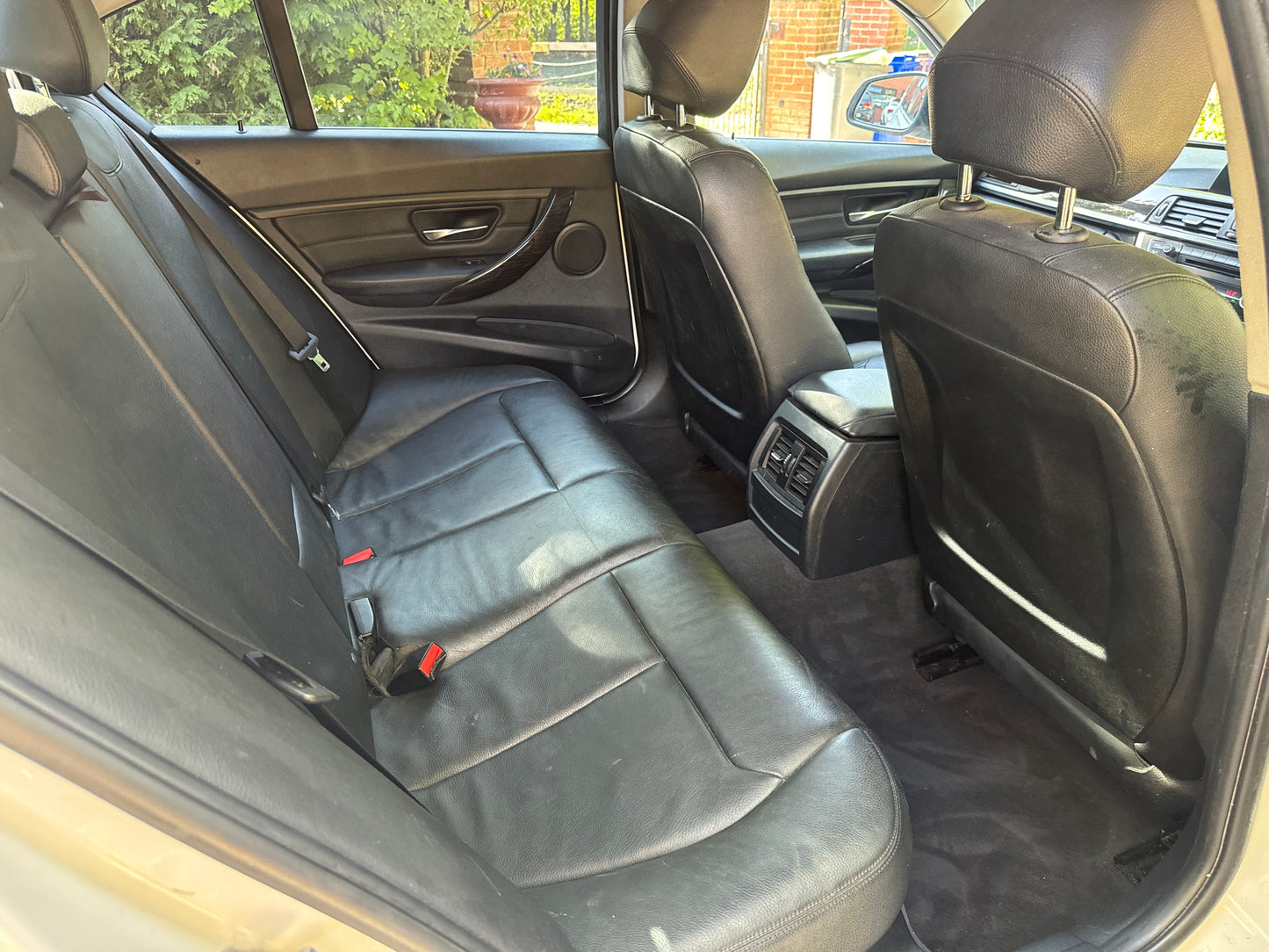 BMW 3 Series, Luxury, 320d, Saloon - YH13YNG