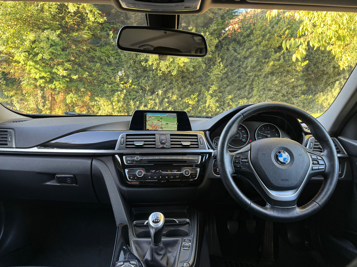 BMW 3 Series, Sport, 320d, Saloon - NG16DDO