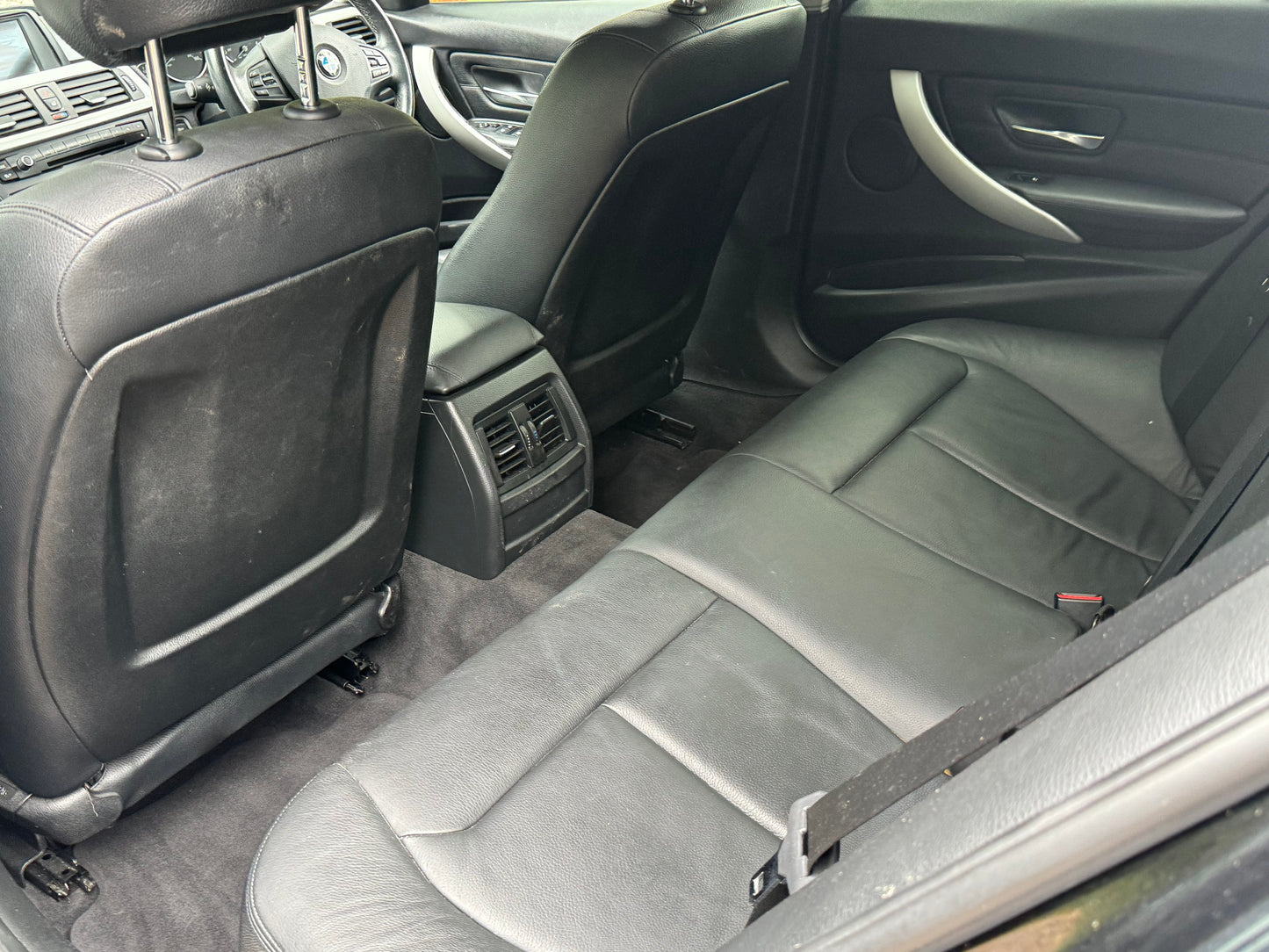 BMW 3 Series, SE, 320d, Saloon - YG62UYN