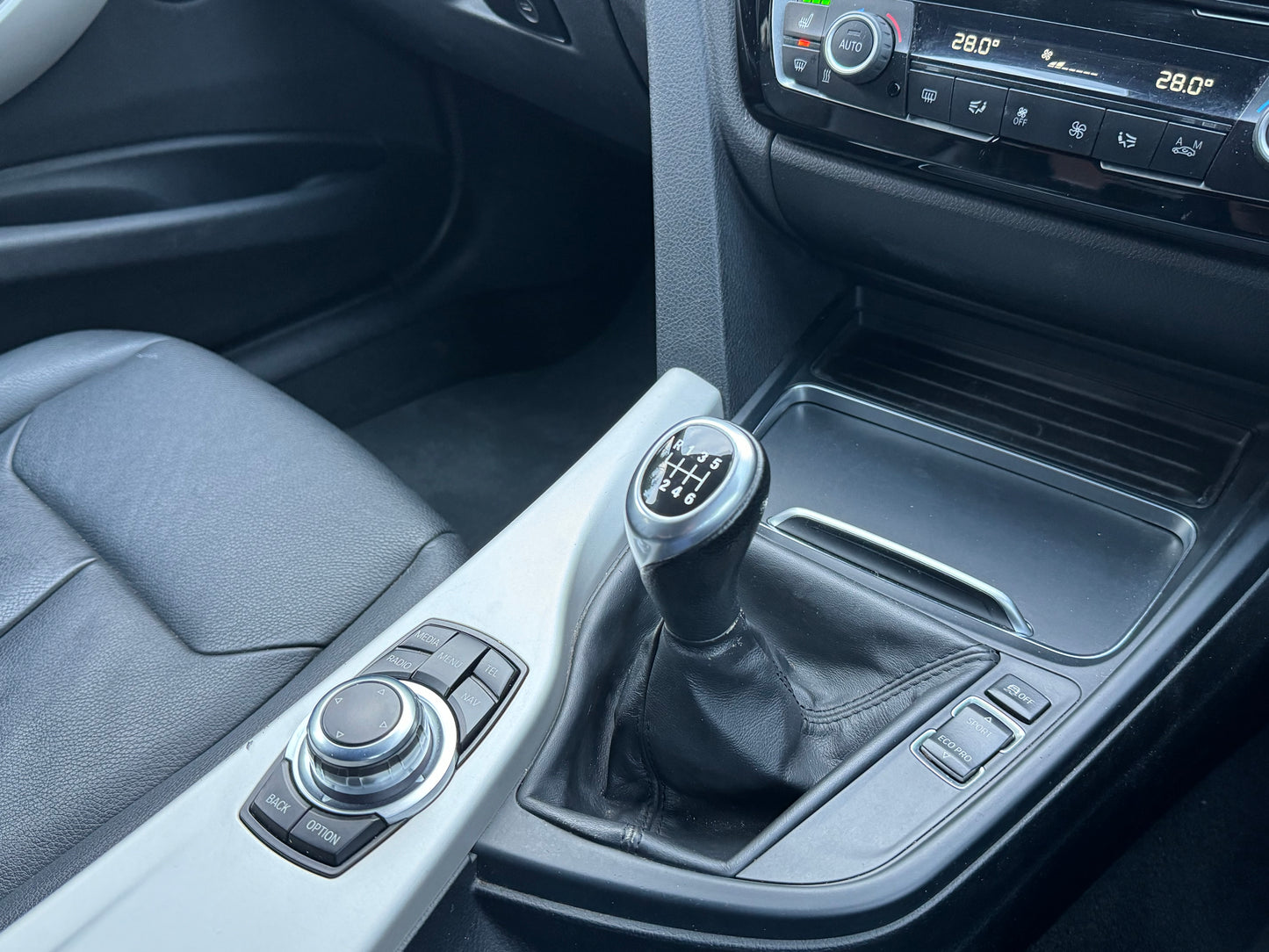 BMW 3 Series, ED, 320d, Saloon - YH65VNL