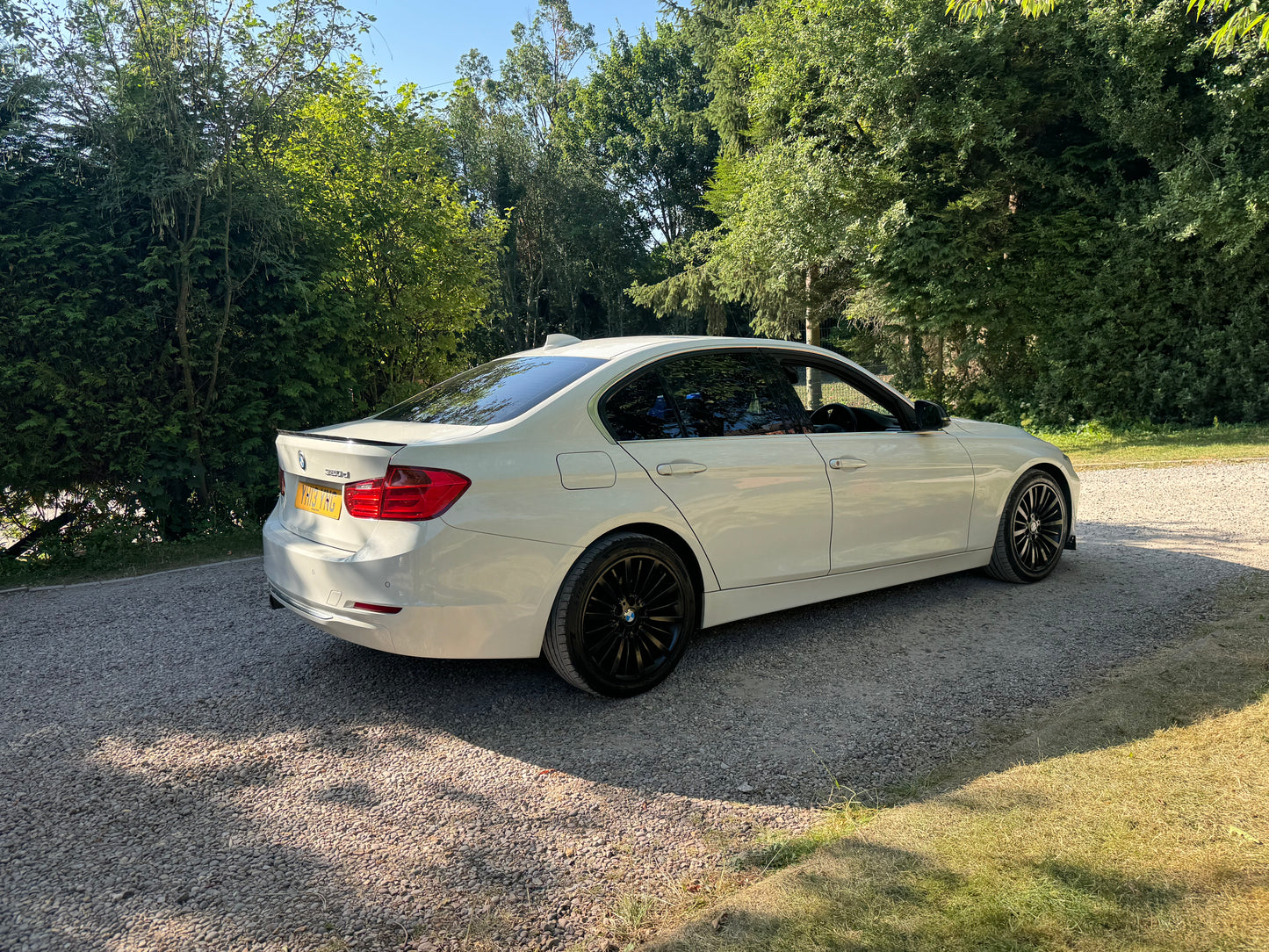 BMW 3 Series, Luxury, 320d, Saloon - YH13YNG