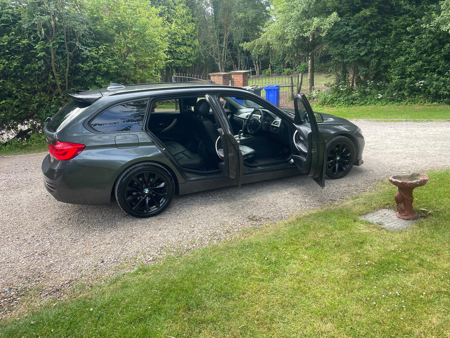 BMW 3 Series, SE, 318d, Estate - YG66SHJ