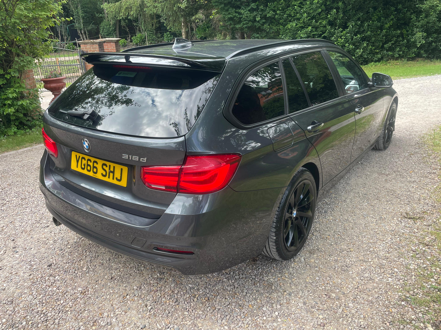 BMW 3 Series, SE, 318d, Estate - YG66SHJ