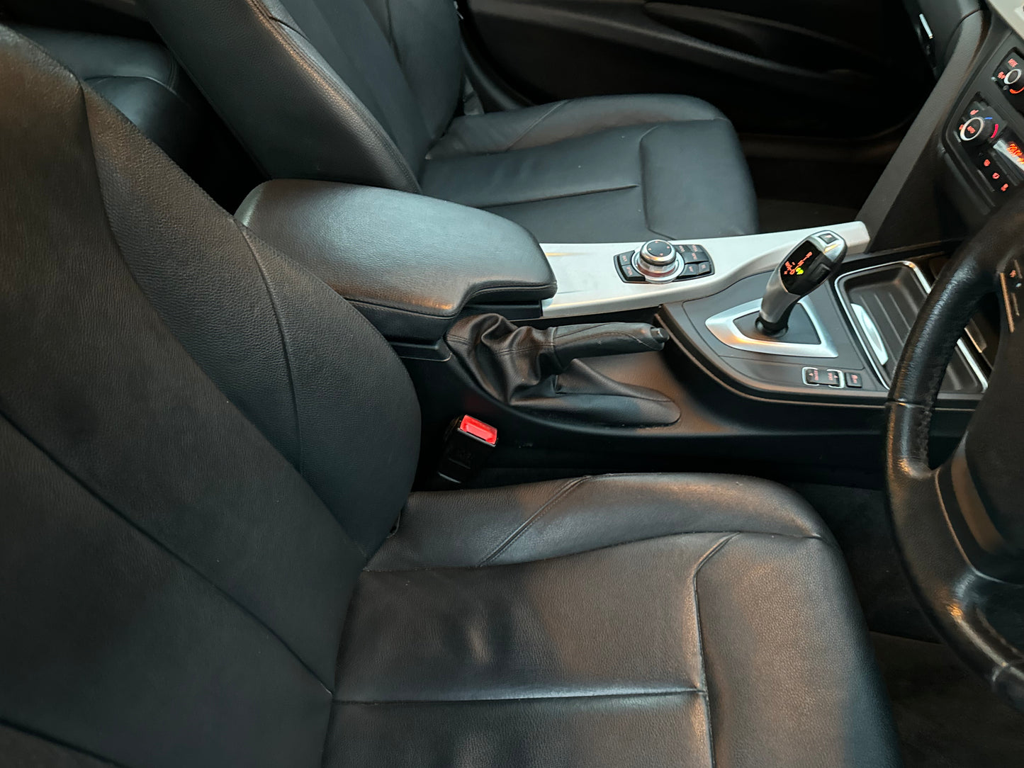 BMW 3 Series, ED, 320d, Saloon - DN15XFB