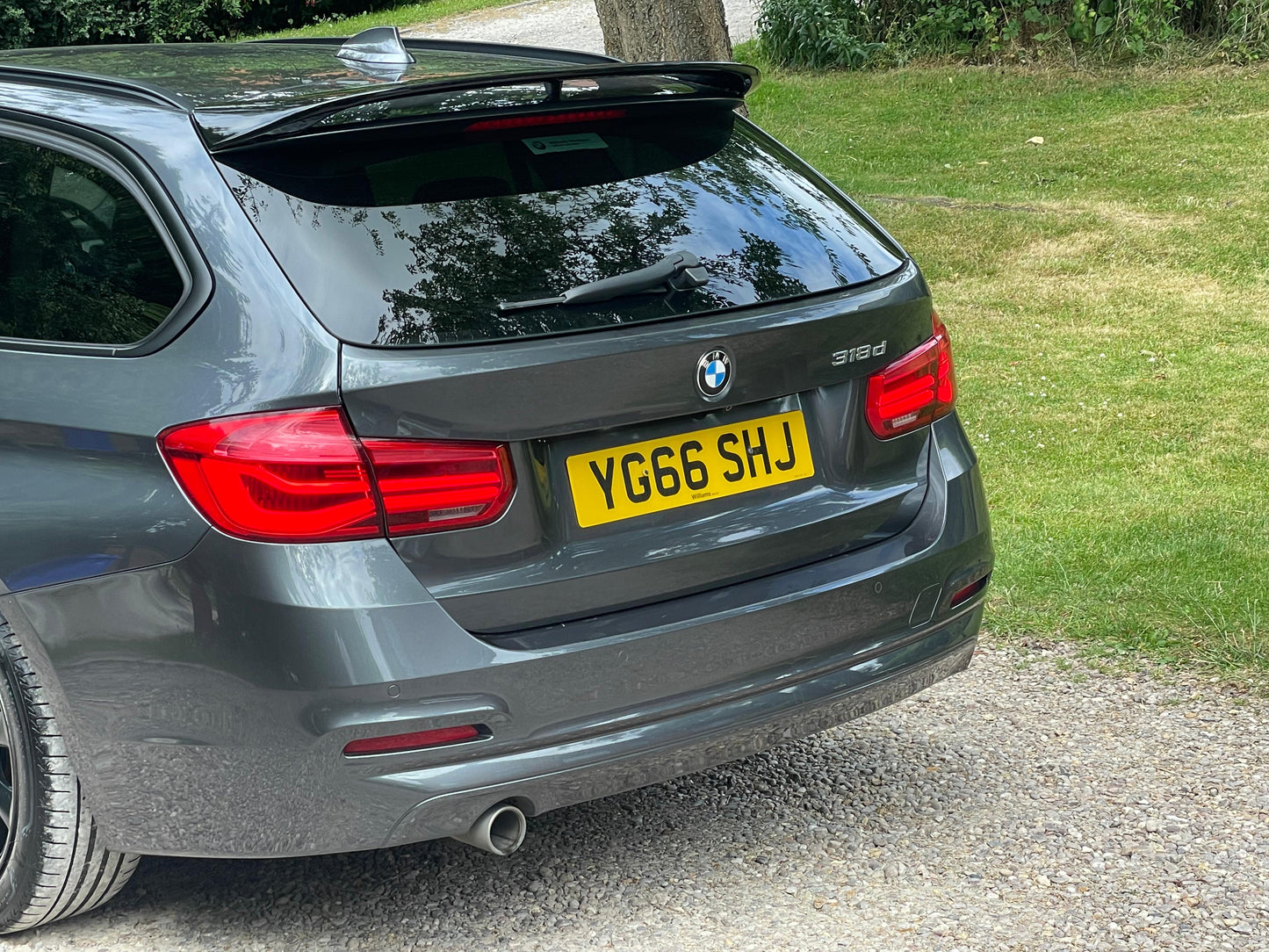 BMW 3 Series, SE, 318d, Estate - YG66SHJ