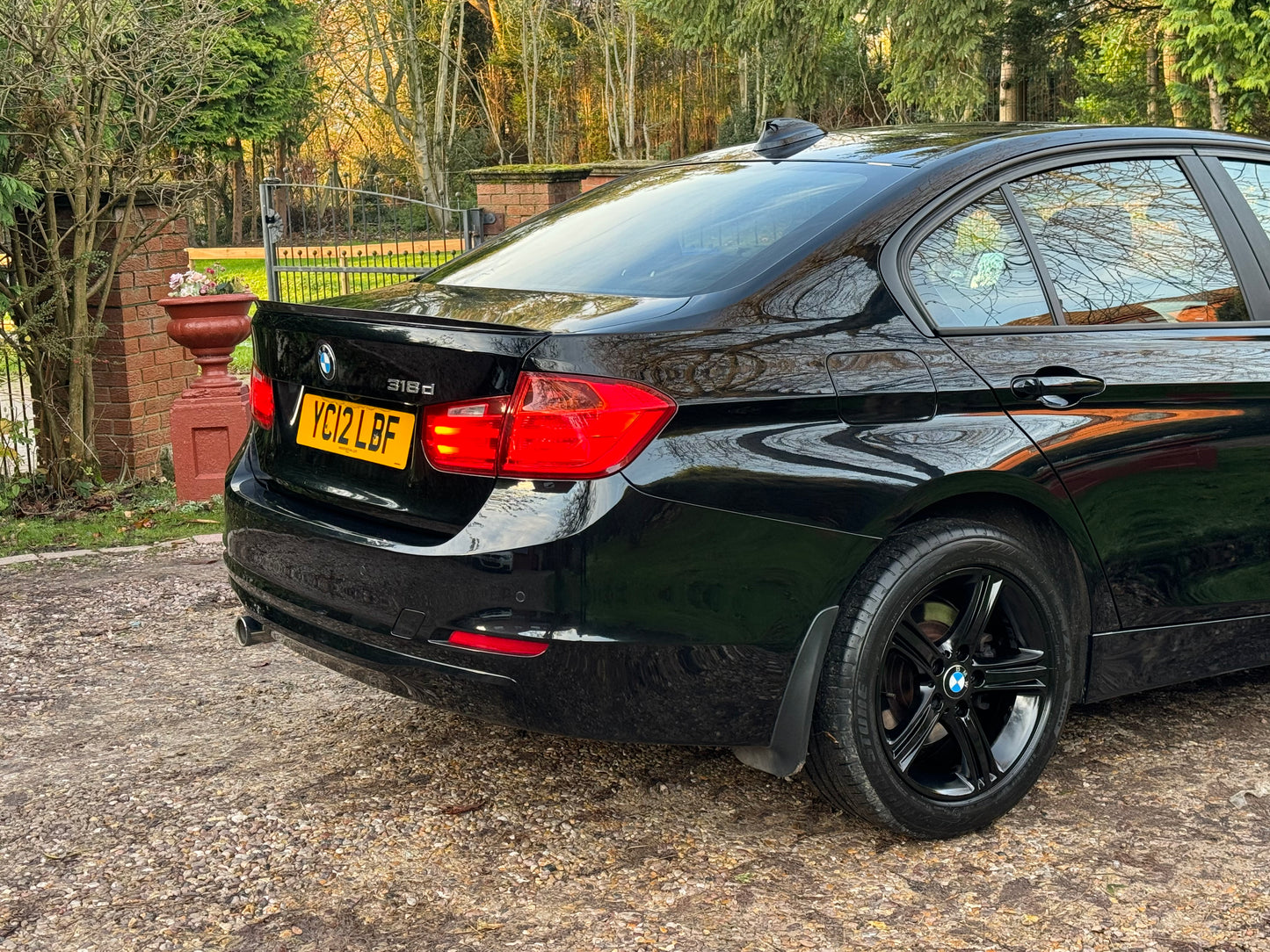 BMW 3 Series, 318d, Saloon - YC12LBF