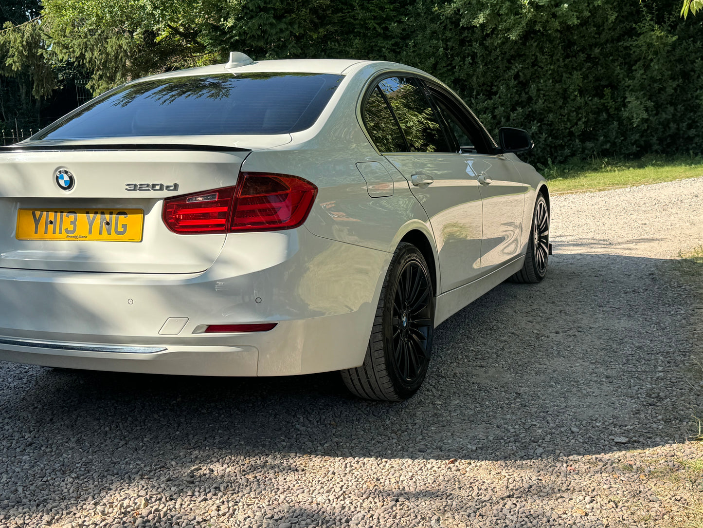 BMW 3 Series, Luxury, 320d, Saloon - YH13YNG