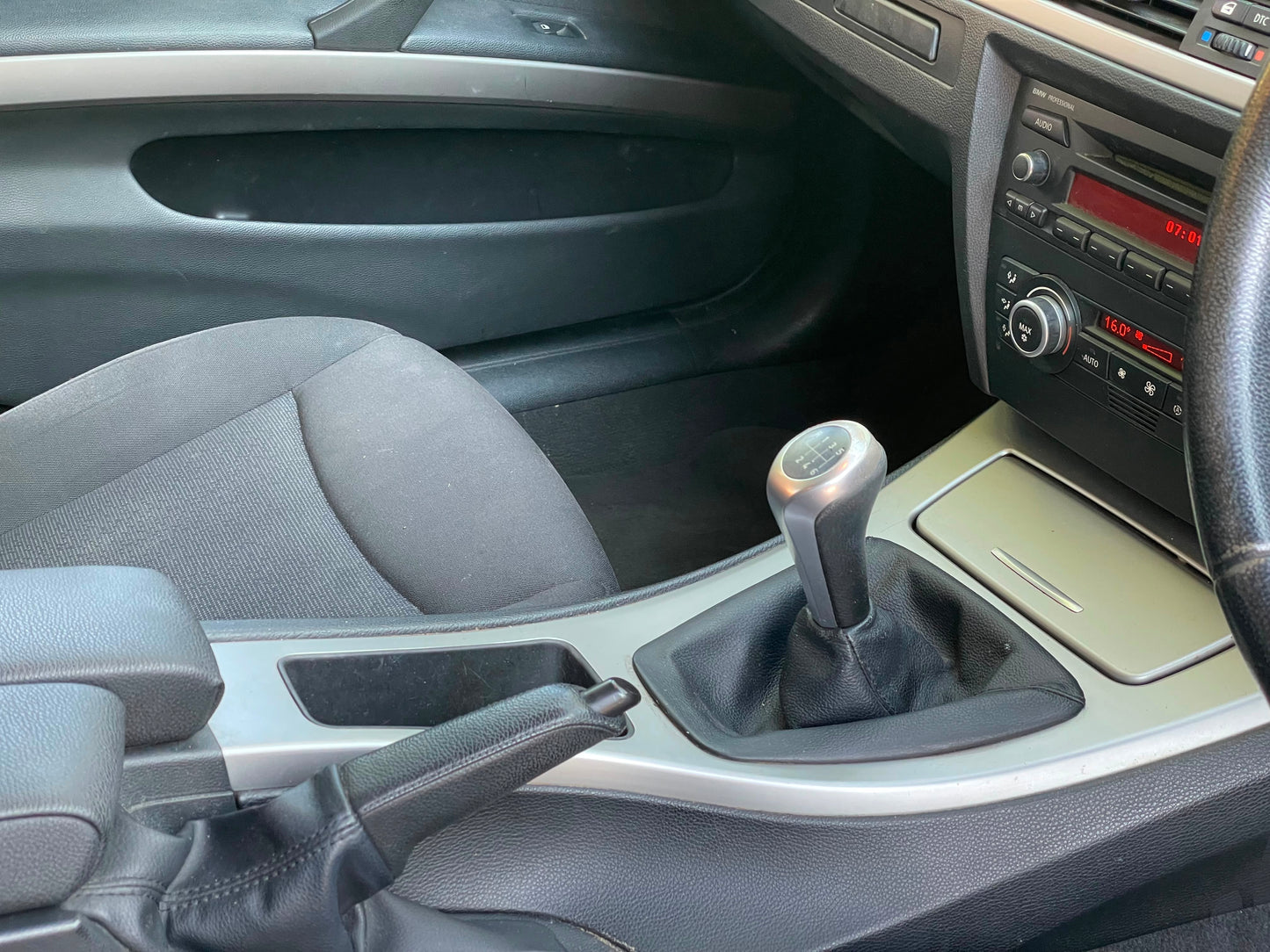 BMW 3 Series, SE, 318d, Estate - YG07PYD