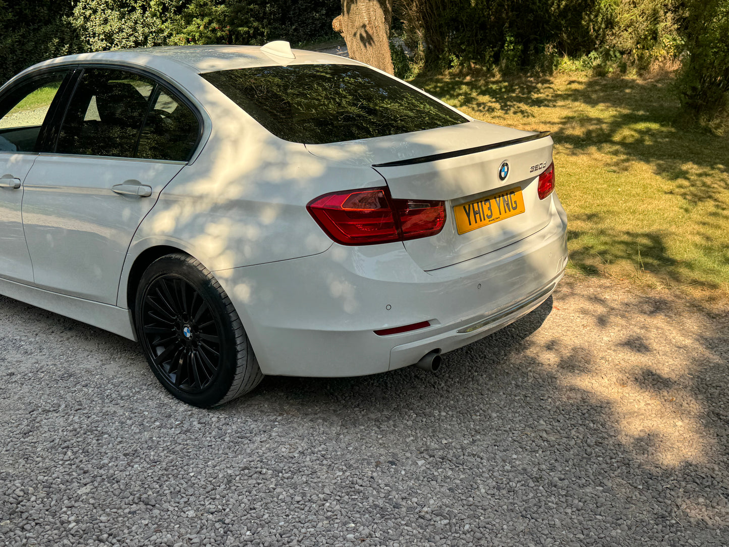 BMW 3 Series, Luxury, 320d, Saloon - YH13YNG