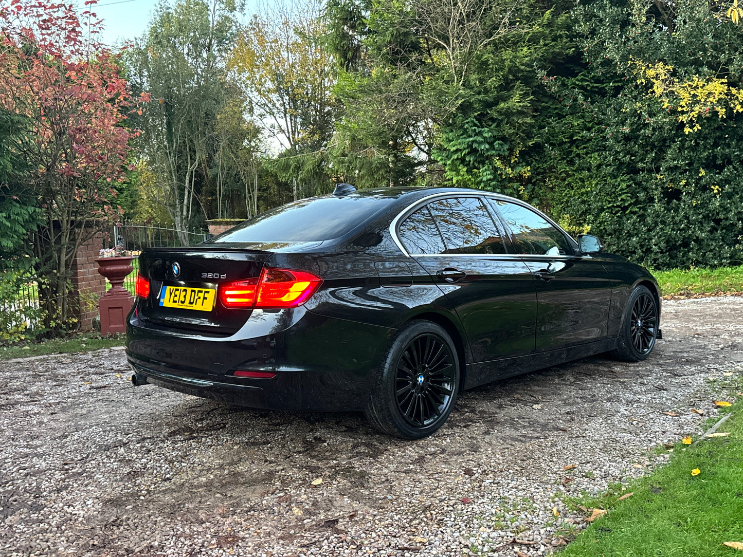 BMW 3 Series, 320d, Saloon - YE13DFF