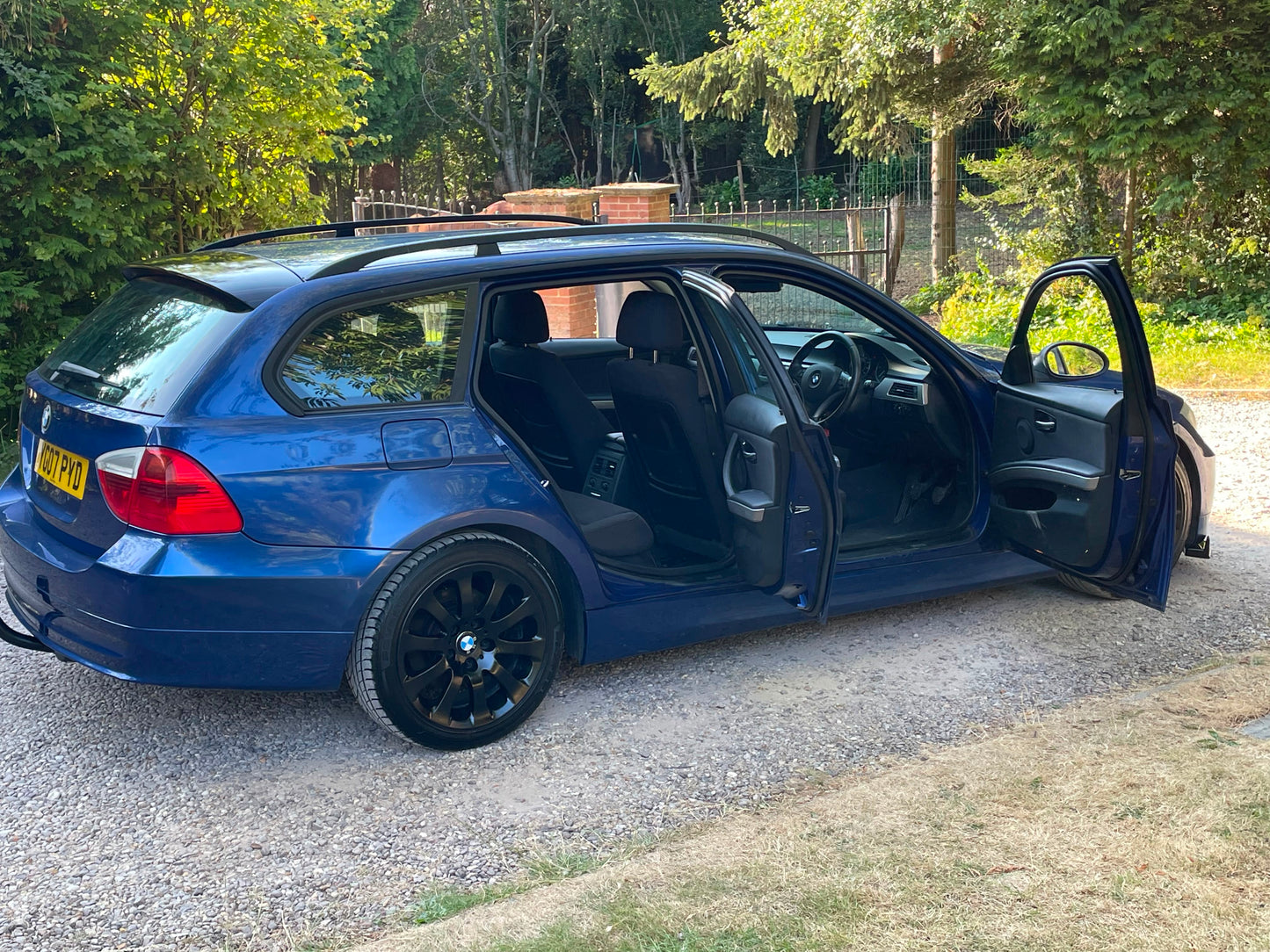 BMW 3 Series, SE, 318d, Estate - YG07PYD