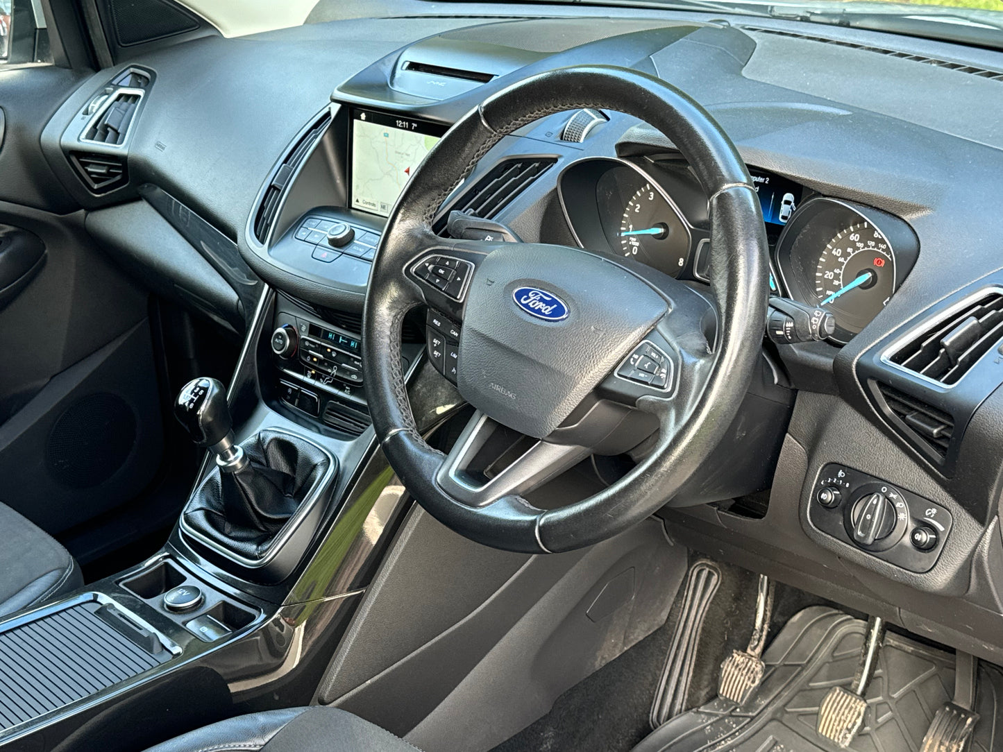 Ford Kuga, Titanium, SUV - SY18LZE