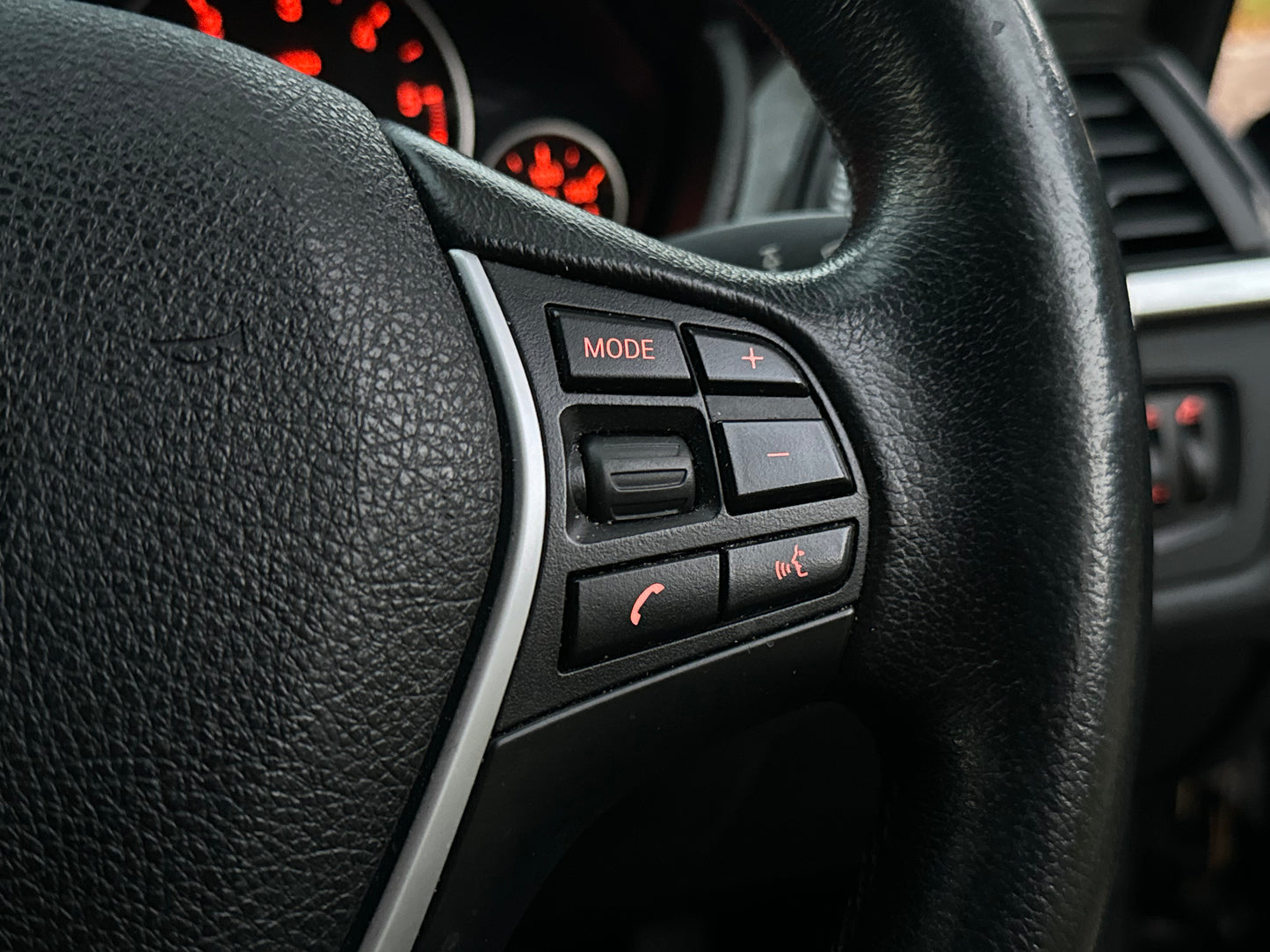 BMW 3 Series, 320d, Saloon - YE13DFF